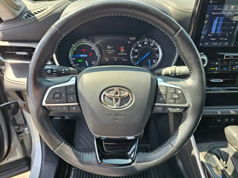 Used 2020 Toyota Highlander Limited image 16
