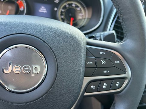Used 2021 Jeep Cherokee Limited image 19