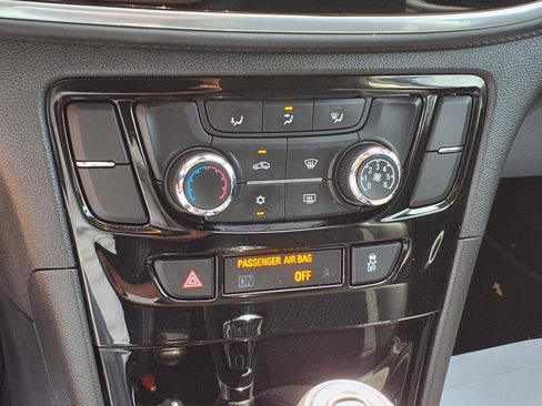 Used 2022 Buick Encore Preferred w/ Safety Package image 19