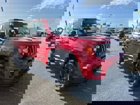 Used 2022 Jeep Renegade Sport image 2