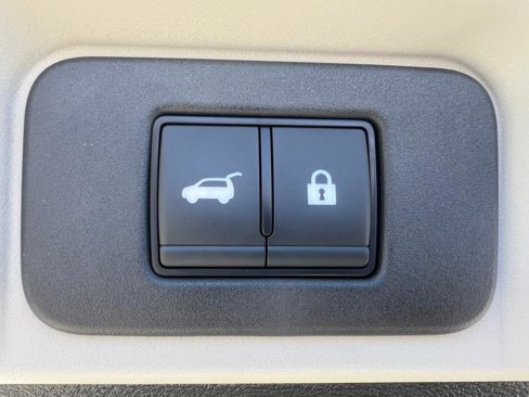 Used 2024 Nissan Ariya FWD image 50