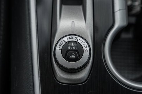 Used 2017 Nissan Pathfinder S image 24