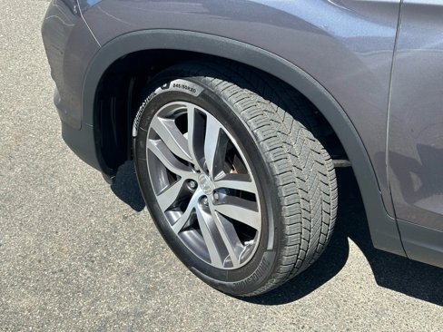 Used 2018 Honda Pilot Touring image 12