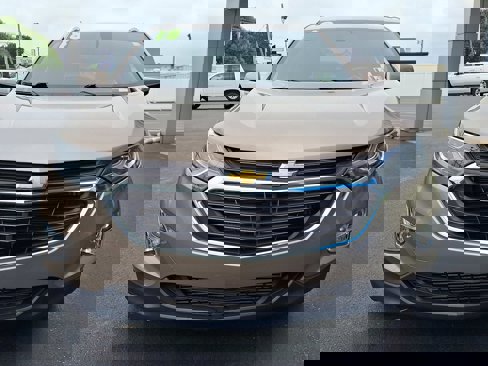 Used 2018 Chevrolet Equinox LT image 2