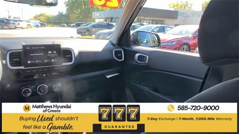 Used 2025 Hyundai Venue SEL image 23
