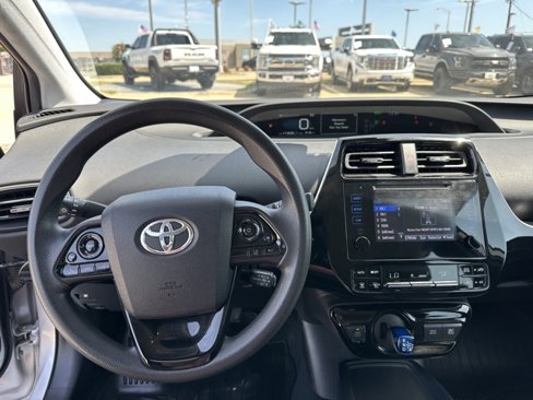 Used 2019 Toyota Prius L Eco image 11