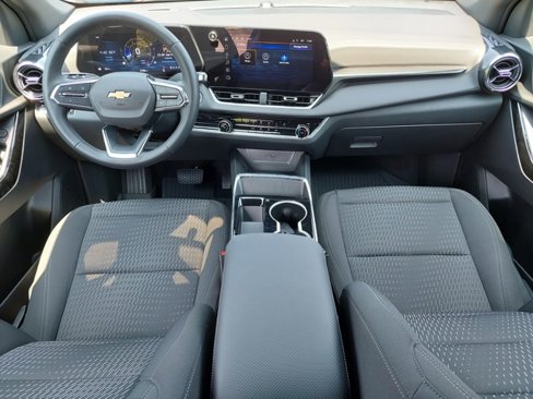 Used 2025 Chevrolet Equinox LT w/ Safety and Technology Package image 3