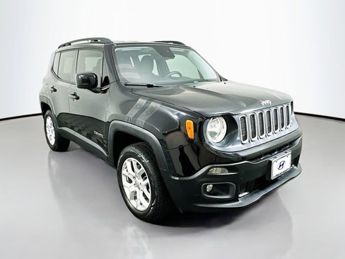 Used 2016 Jeep Renegade Latitude image 3
