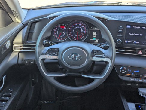 Used 2022 Hyundai Elantra SEL w/ Cargo Package image 16