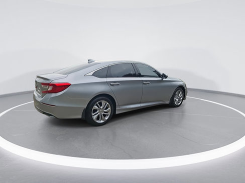 Used 2018 Honda Accord LX image 9