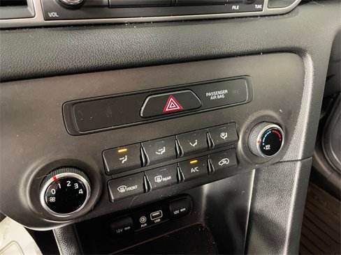 Certified 2018 Kia Sportage LX image 9