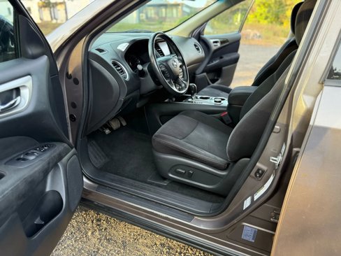 Used 2014 Nissan Pathfinder SV image 39