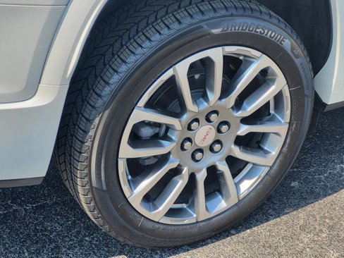 Used 2023 GMC Acadia Denali w/ Denali Technology Package image 10