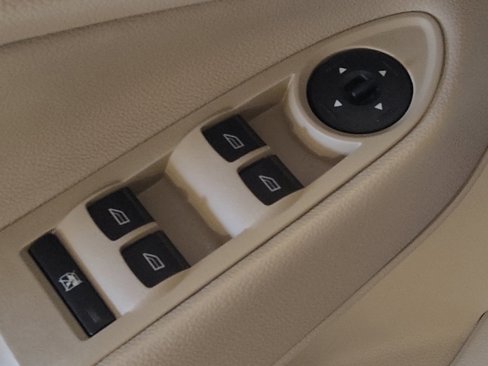 Used 2015 Ford Escape SE w/ SE Chrome Package image 27