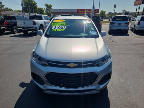 Used 2018 Chevrolet Trax LT w/ LT Convenience Package image 8