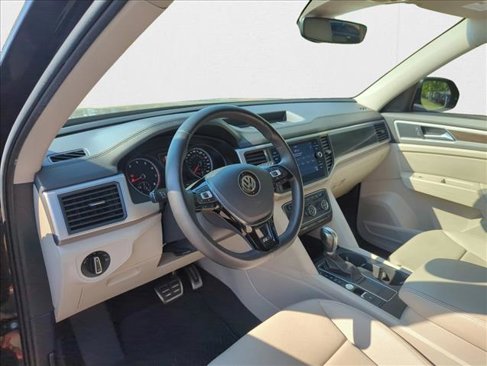 Used 2019 Volkswagen Atlas SE w/ Towing Package image 11