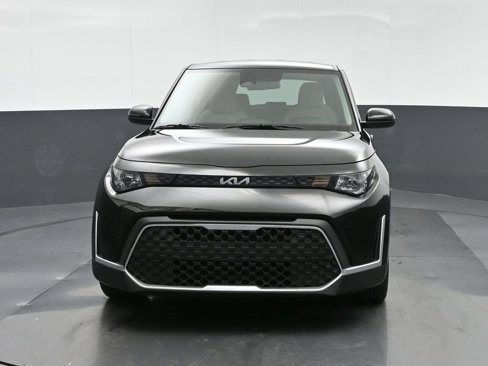 Used 2023 Kia Soul LX image 2