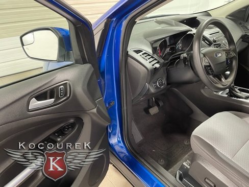 Used 2017 Ford Escape SE w/ SE Cold Weather Package image 10