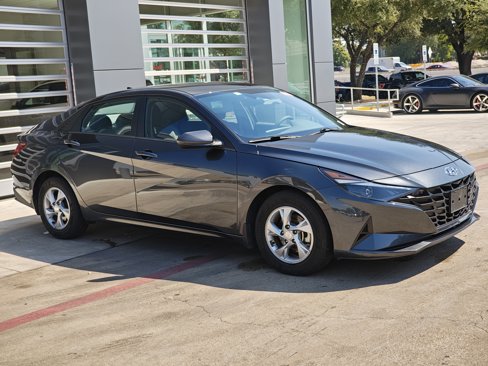 Used 2023 Hyundai Elantra SE image 2