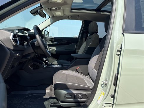 New 2025 Chevrolet TrailBlazer LT w/ Convenience Package image 10