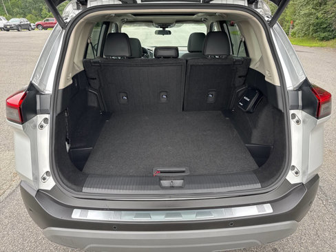 Used 2023 Nissan Rogue SV image 13