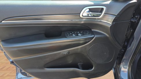 Used 2019 Jeep Grand Cherokee Limited w/ Luxury Group II image 12