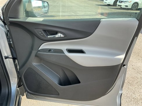Used 2023 Chevrolet Equinox LT image 24