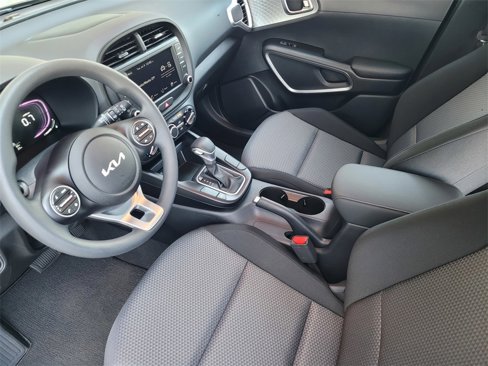 Used 2025 Kia Soul LX image 8