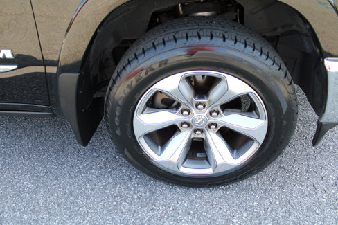 Used 2019 RAM 1500 Limited w/ Advanced Safety Group image 9