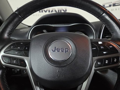 Used 2019 Jeep Cherokee Limited w/ Technology Group image 22