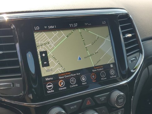 Used 2022 Jeep Grand Cherokee Laredo X image 23