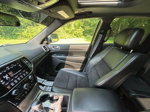 Used 2021 Jeep Grand Cherokee Laredo X image 16