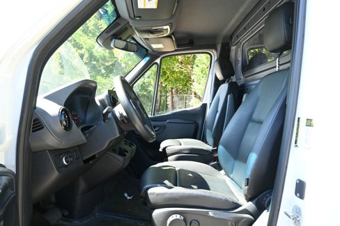 Used 2021 Mercedes-Benz Sprinter 144 Cargo image 3