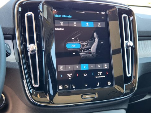 New 2025 Volvo XC40 B5 Core w/ Protection Package image 27