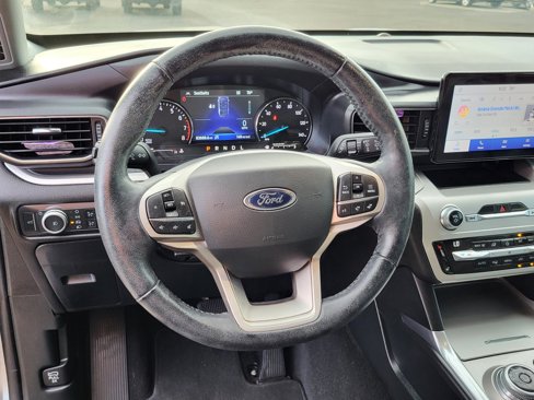 Used 2021 Ford Explorer XLT w/ Equipment Group 202A image 21