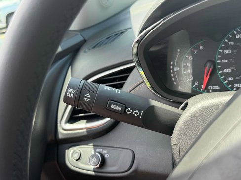 Used 2022 Chevrolet Trax LT w/ LT Convenience Package image 22