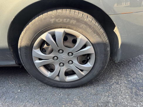 Used 2010 Hyundai Elantra GLS image 4
