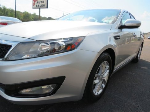 Used 2012 Kia Optima LX w/ Convenience Pkg image 10