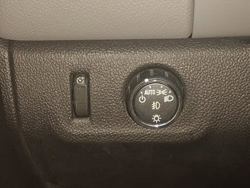 Used 2015 Chevrolet Colorado LT w/ Luxury Package image 10