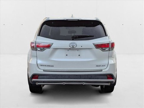 Used 2016 Toyota Highlander XLE image 6