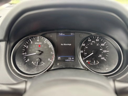 Used 2018 Nissan Rogue SV image 16
