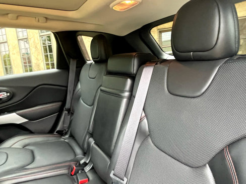 Used 2018 Jeep Cherokee Trailhawk w/ Quick Order Package 27L image 45