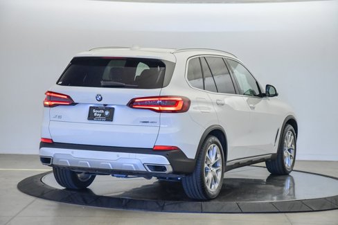 Certified 2022 BMW X5 sDrive40i w/ Parking Assistance Package image 4
