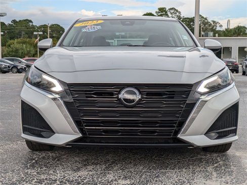 Used 2023 Nissan Altima 2.5 SV image 9