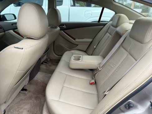Used 2007 Nissan Altima 3.5 SL w/ Technology Pkg image 12