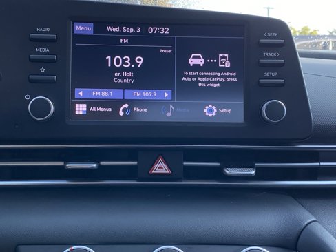 Used 2023 Hyundai Elantra SE image 14