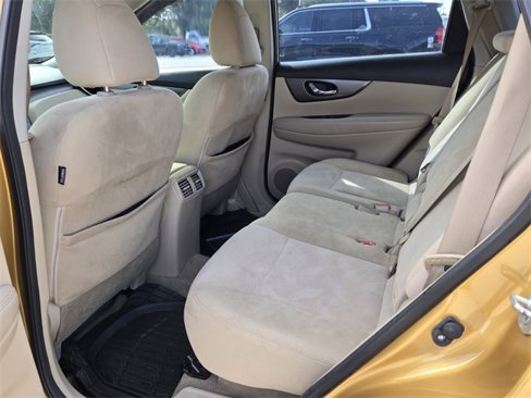 Used 2015 Nissan Rogue S image 11