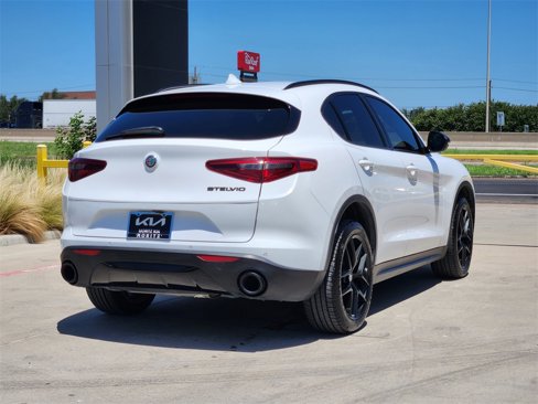 Used 2020 Alfa Romeo Stelvio w/ Nero Edizione image 4