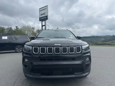 Used 2023 Jeep Compass Latitude image 8