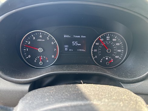 Used 2021 Kia Sportage LX image 2